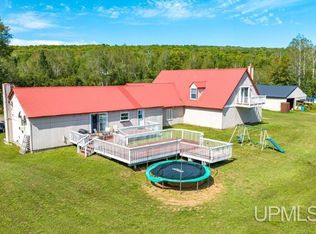 39586 Lower Worham Rd, Chassell, MI 49916