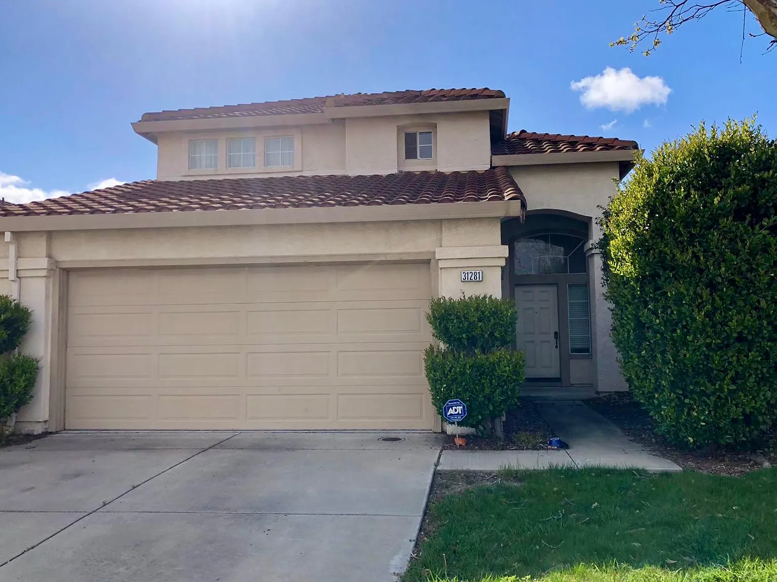 3 bed, 1889 sqft, $4,100 — Photo 1
