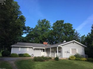 4410 E Beach Club Rd, Port Clinton, OH 43452