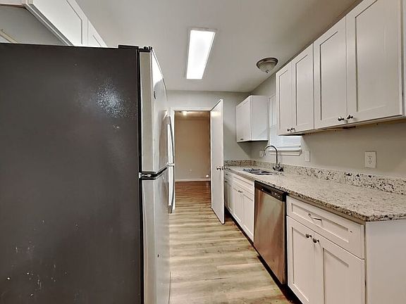3rd image of 1340 E Park Dr