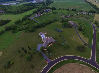 W1299 Siena Cir, LAKE GENEVA, WI 53147