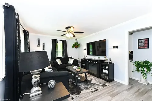 834 Ross Ave Photo 1