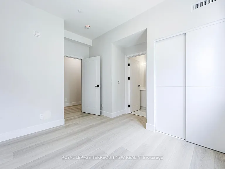 145 Clapperton St #204 — Photo 39