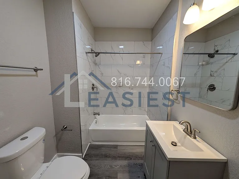 4501 E 19th St — Photo 11