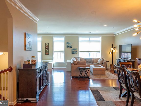 3rd image of 23569 Belvoir Woods Ter