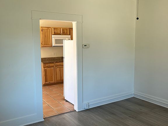 4th image of 133 N Euclid Ave #133