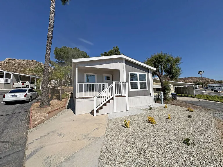 1700 State St #94 — Photo 27