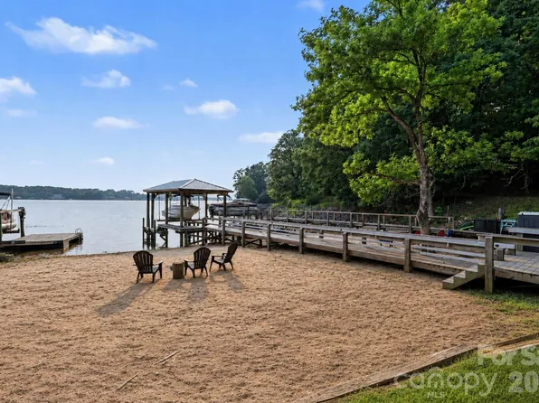 31002 Executive Point, Tega Cay, SC 29708