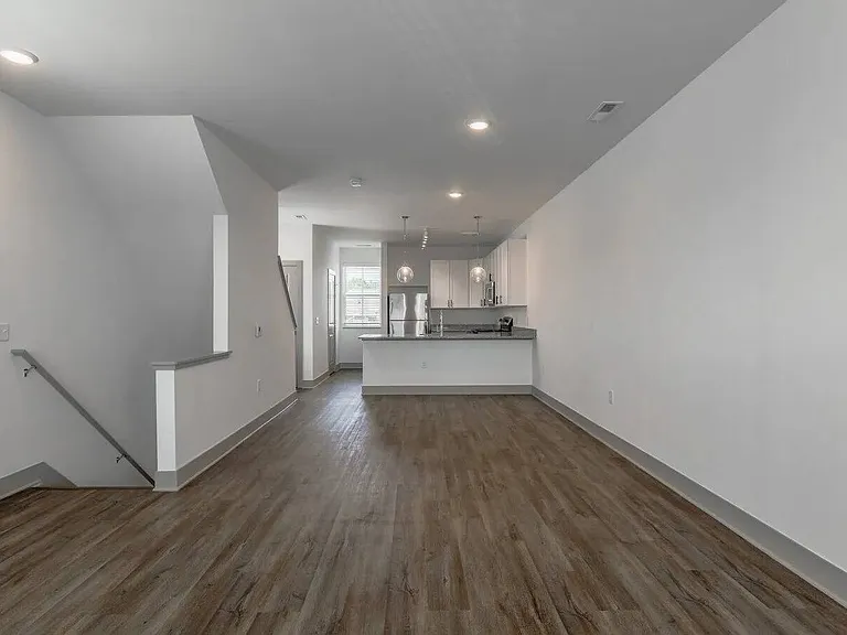 Parkview Apartments — Photo 24