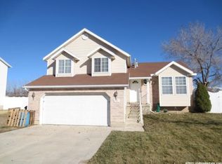 988 N 525 W, Clinton, UT 84015