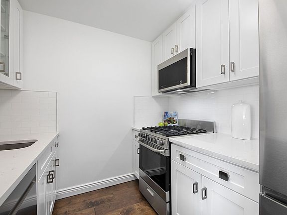 5th image of 145 E 15th St APT 9E