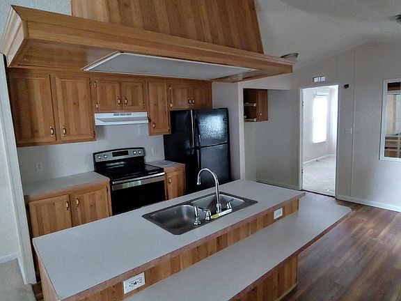 2nd image of 322 Stonewood Dr