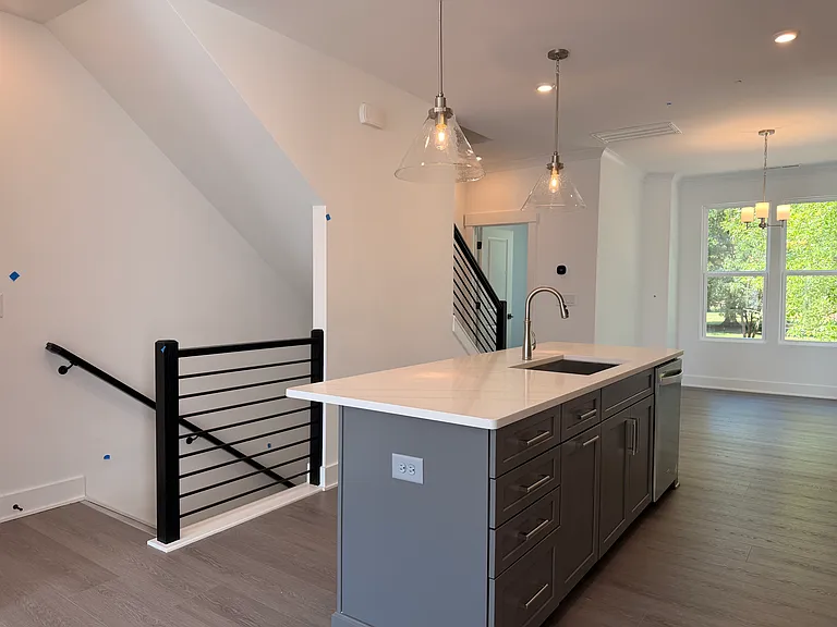 1344 Hamilton St — Photo 4