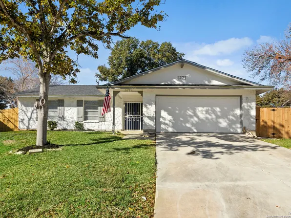 1227 BAY HORSE DR, San Antonio, TX 78245