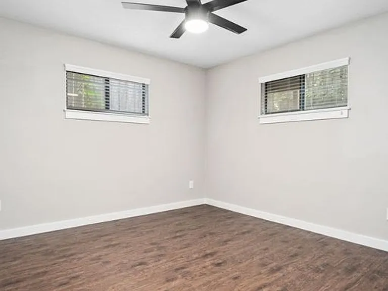 2301 Commonwealth St — Photo 24