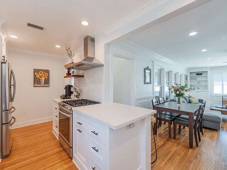 246 N Stevens St — Photo 15