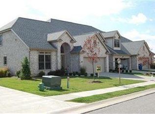 201 Prestwick Ct, Columbiana, OH 44408