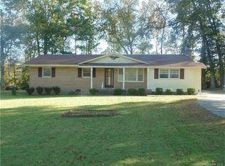 861 Mark Ln, Lancaster, SC 29720