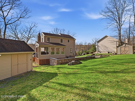 3rd image of 7120 Pine Grove Dr