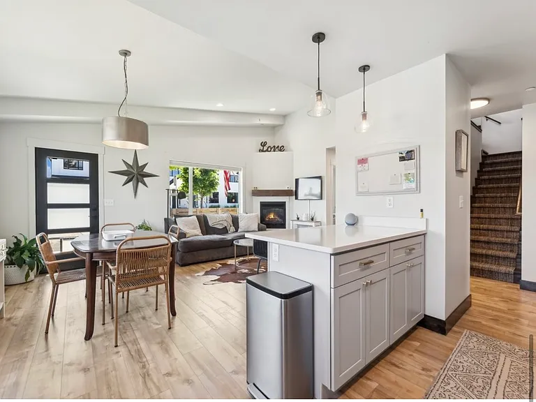 1010 7th St E #G — Photo 9