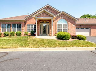 611 Savoy Rd, Louisville, KY 40223