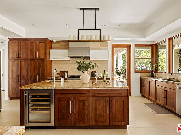 5th image of 8221 Tuscany Ave
