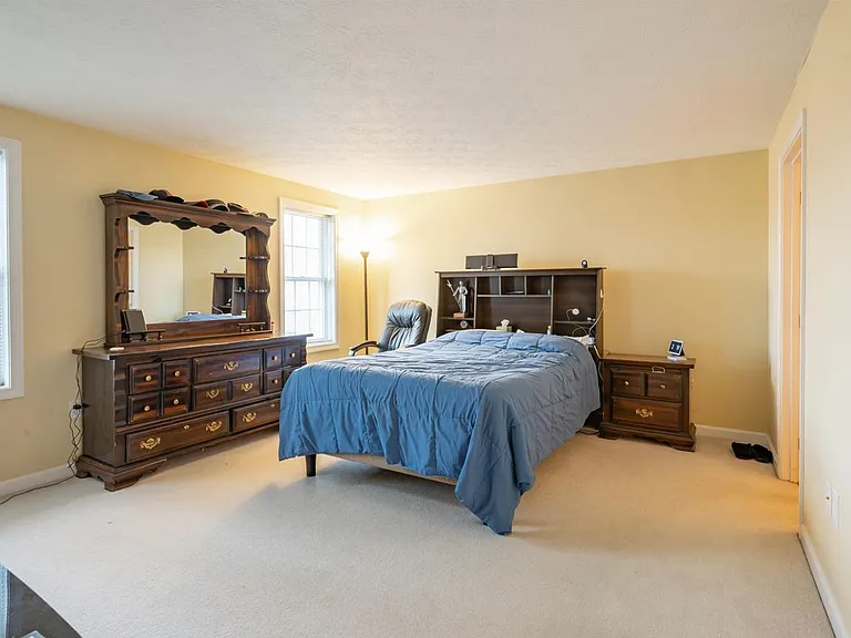 4 Myopia Ln — Photo 16