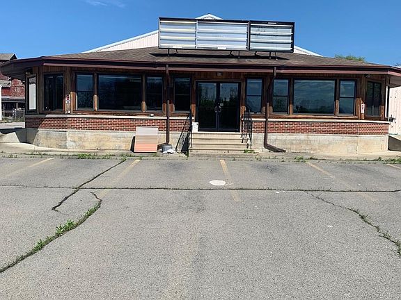 2nd image of 30 Bailey St