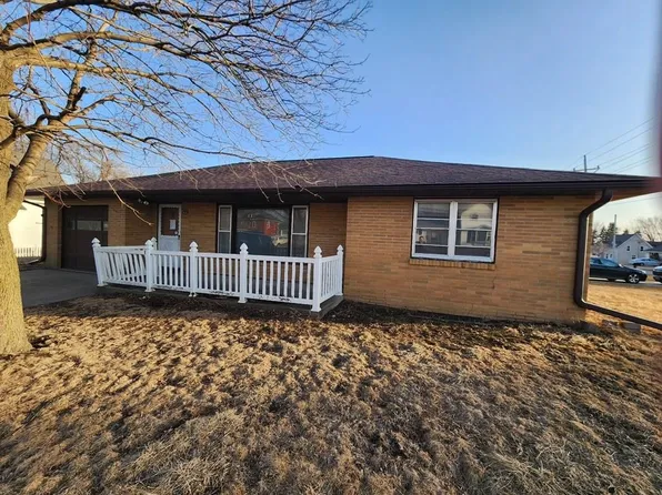 306 W Union St, Edgewood, IA 52042