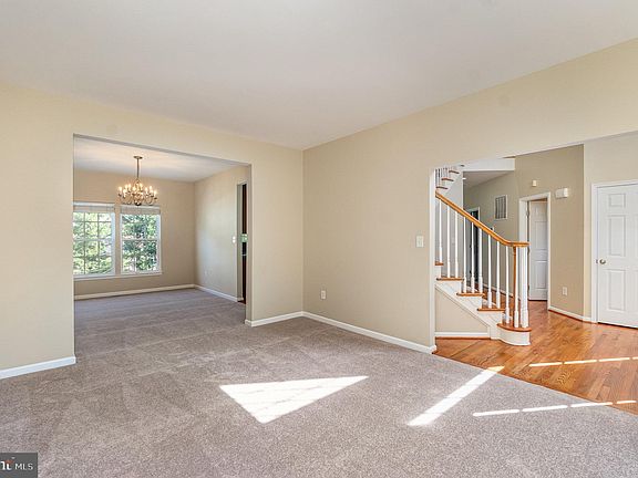 3rd image of 202 Branch Brook Ct