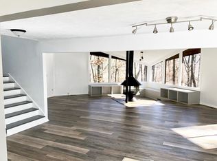 1272 Laurel Summit Dr, Atlanta, GA 30363