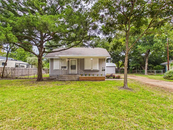 917 Laurel St, La Marque, TX 77568