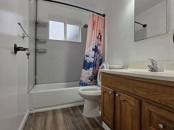 5th image of 14757 Martell Ave