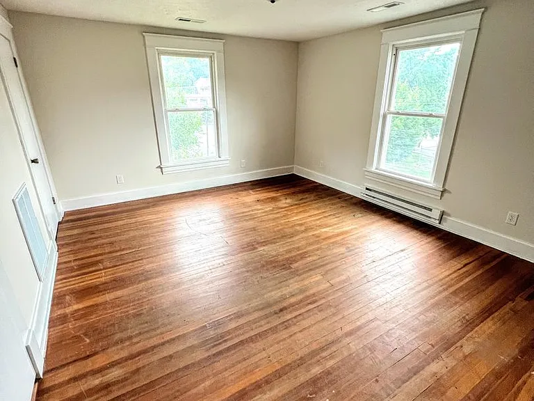 320 Kenyon St — Photo 10