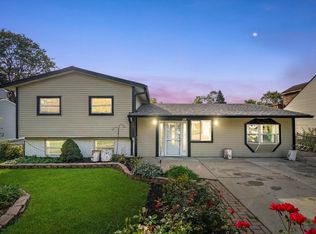 461 Rockhurst Rd, Bolingbrook, IL 60440