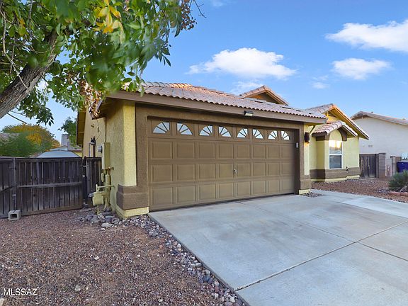 2nd image of 8035 S Queen Creek Dr