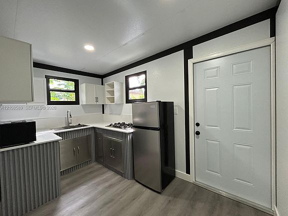 5th image of 1031 NE 151st St #2