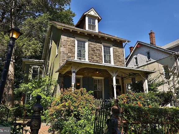 2nd image of 121 E Upsal St