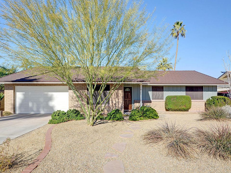 2nd image of 2902 E Lupine Ave