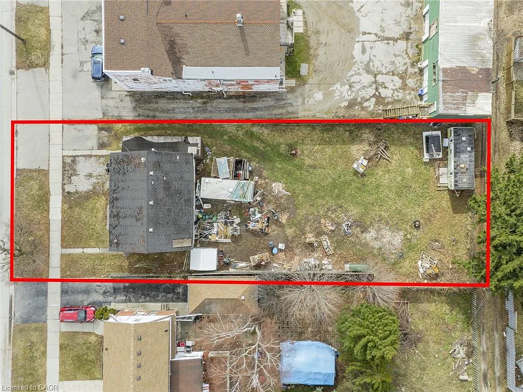 85 Erie Ave photo 1