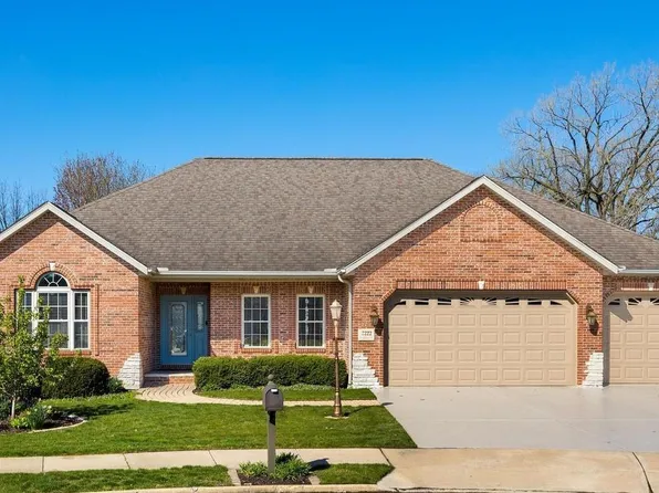 2222 W Gerald Ct, Peoria, IL 61615