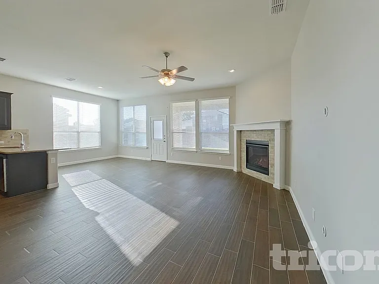 612 Golden Bell Dr — Photo 7