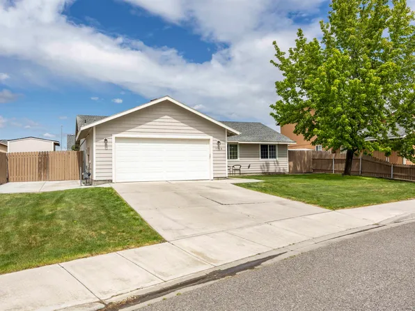 7715 Wrigley Dr, Pasco, WA 99301