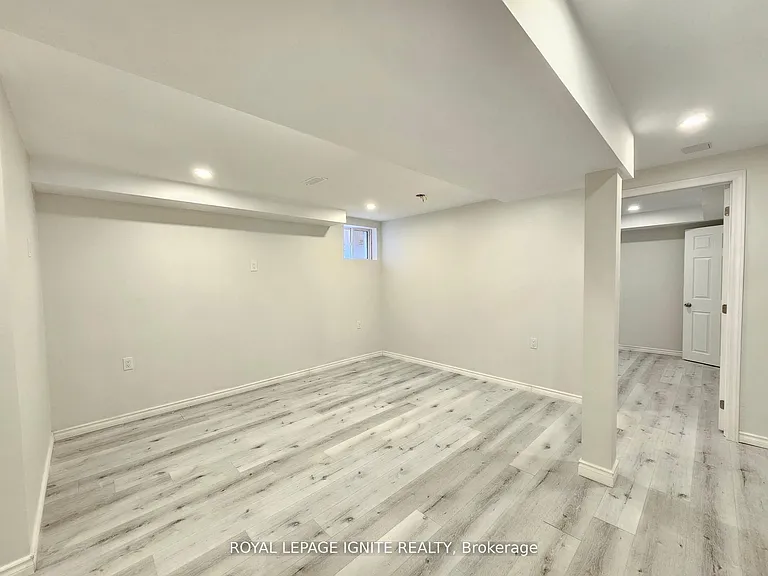 669 Sweetwater Cres #BASEMENT — Photo 4