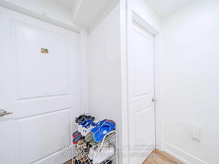 14 Amarillo Dr #LOWER LEVEL — Photo 3
