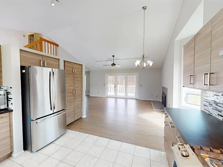 1280 Sunset Rd — Photo 5