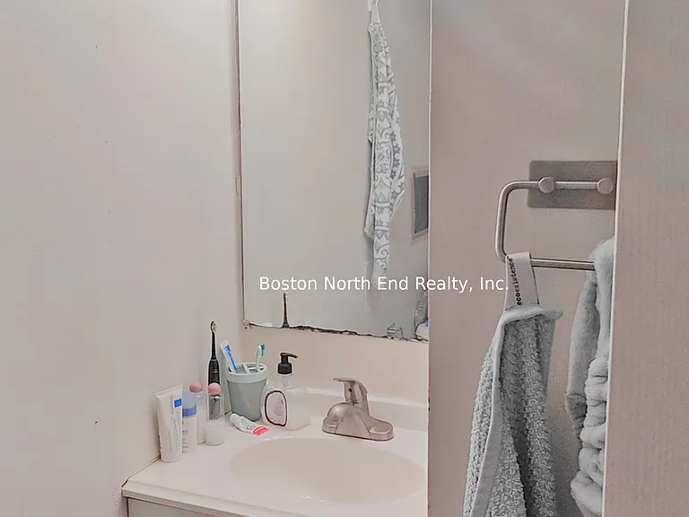 190 North St #5 — Photo 9