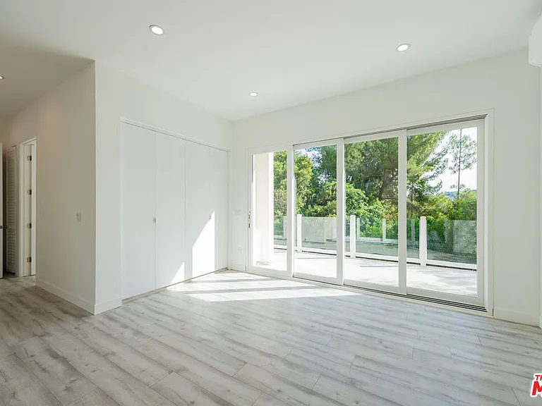 4724 N El Caballero Dr — Photo 4