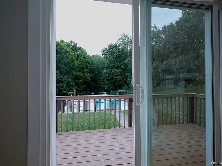 116 School House Ln — Photo 30
