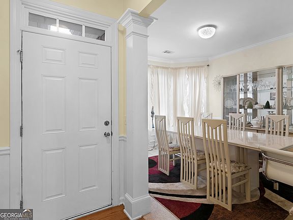 4th image of 353 Southgate Dr